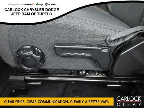 Used 2025 Jeep Wrangler Sport image 31