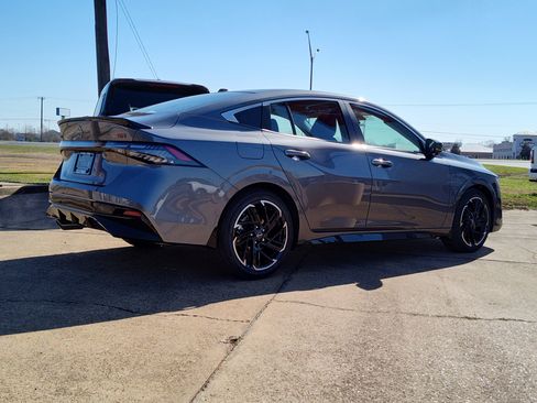 New 2026 Nissan Sentra SR w/ SR Premium Package image 5