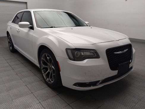 Used 2018 Chrysler 300 S RWD image 13