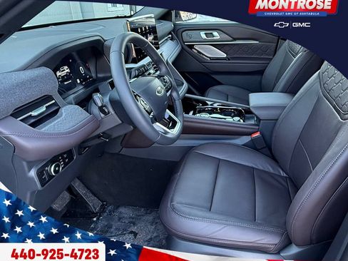 Used 2025 Ford Explorer Platinum w/ LUX Leather Package AWD/4WD image 3