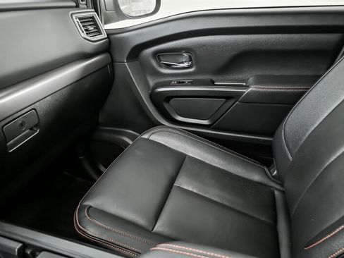 Used 2021 Nissan Titan PRO-4X w/ Pro-4x Convenience Package image 32