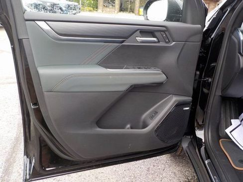 New 2026 GMC Acadia AT4 w/ Super Cruise Package image 11