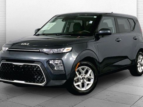 Certified 2022 Kia Soul LX w/ Technology Package FWD image 12