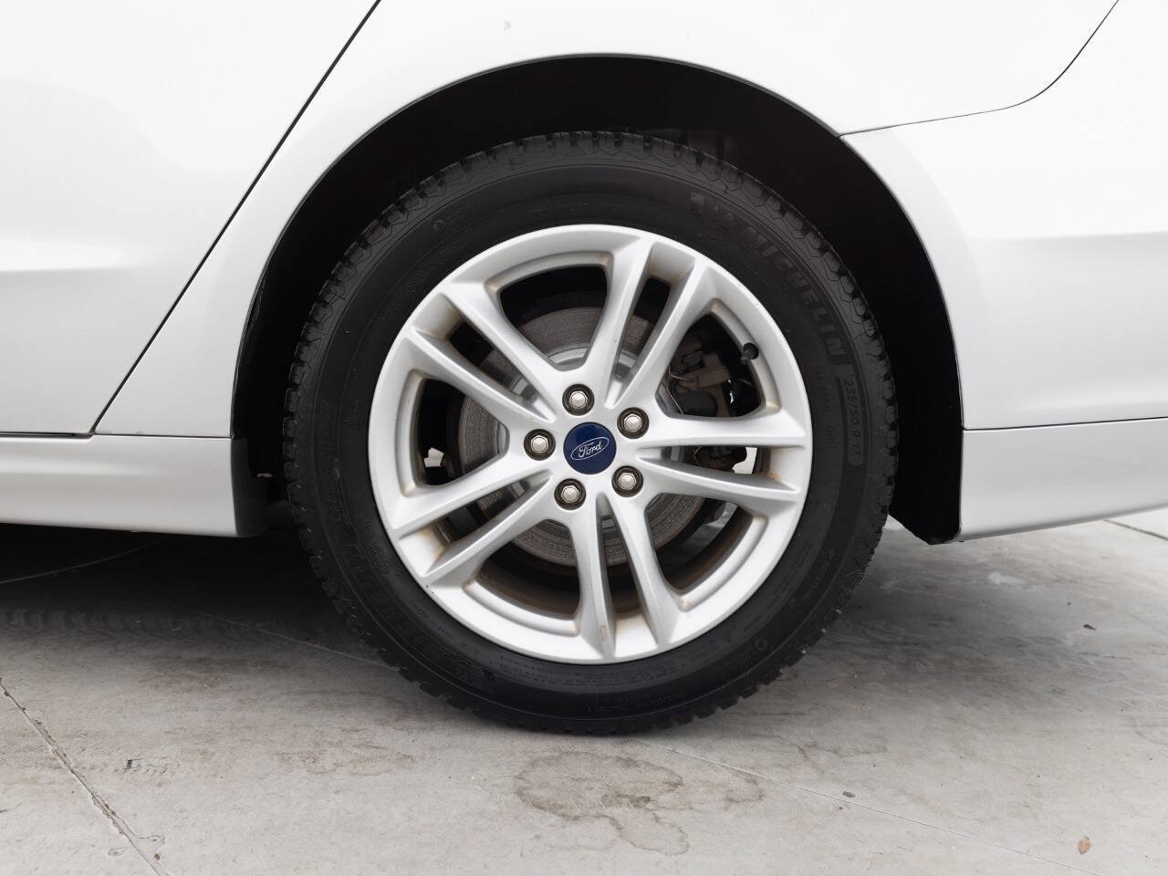 Used 2018 Ford Fusion SE w/ Fusion SE Technology Package FWD image 20