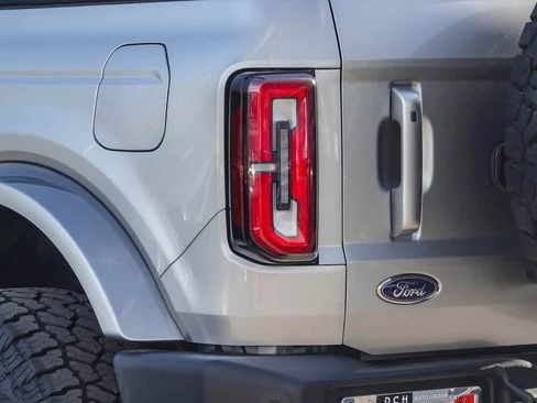 Used 2022 Ford Bronco Outer Banks image 7