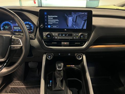 Used 2024 Toyota Grand Highlander Platinum AWD/4WD image 17