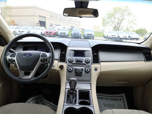 Used 2017 Ford Taurus SE image 14