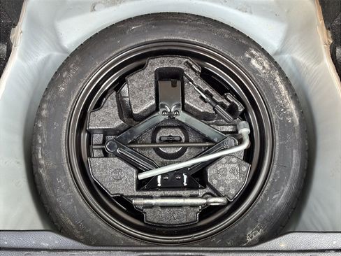 Used 2017 Subaru Forester 2.5i Premium w/ All-Weather Package image 42