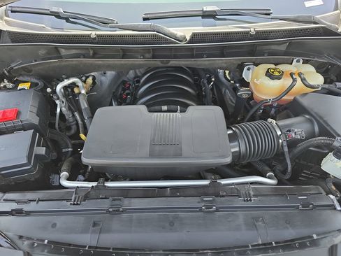 Used 2022 Cadillac Escalade Premium Luxury image 36