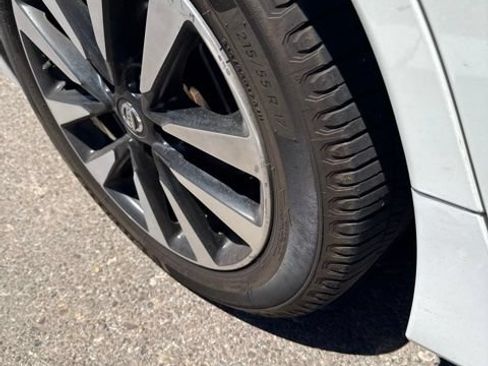Used 2018 Nissan Altima 2.5 SL FWD image 16