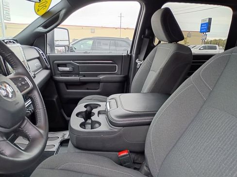 Used 2024 RAM 2500 Big Horn w/ Safety Group AWD/4WD image 11