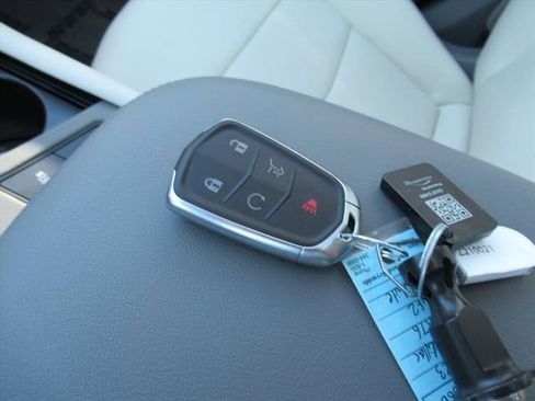 Used 2023 Cadillac XT6 Premium Luxury image 38