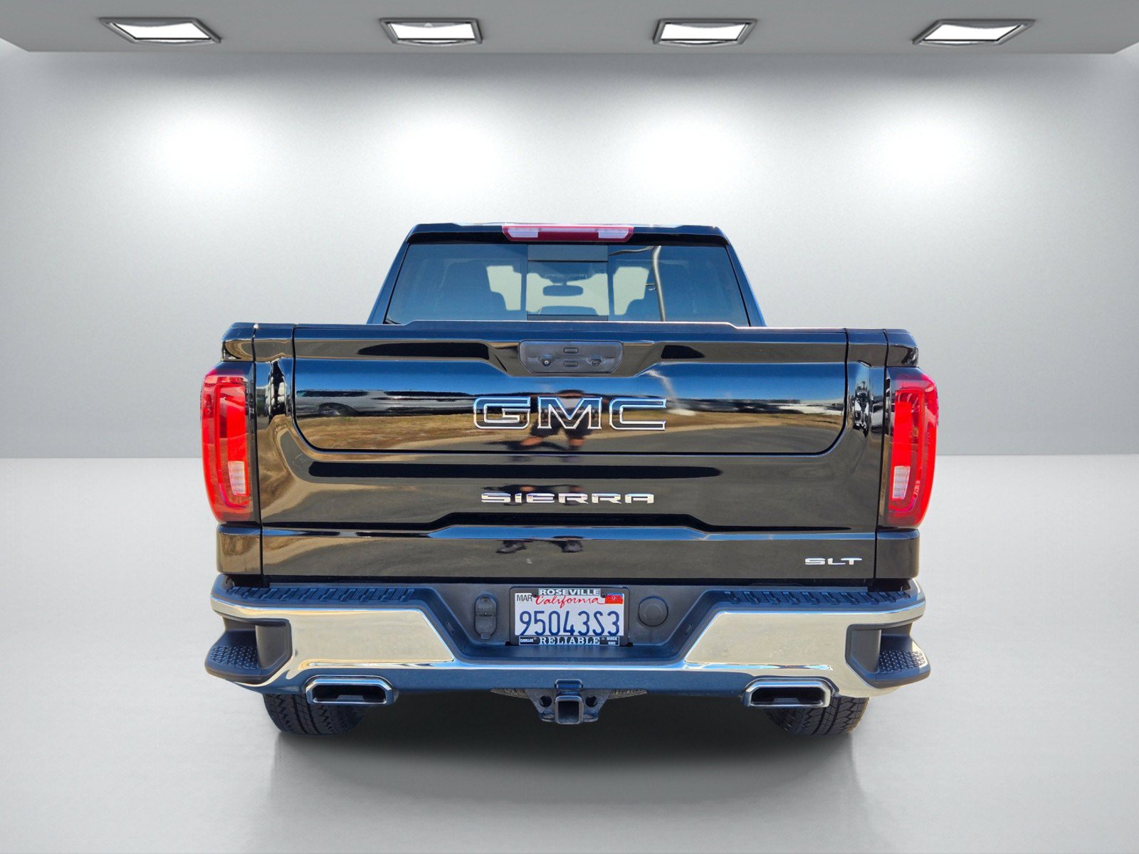 Used 2023 GMC Sierra 1500 SLT w/ SLT Premium Package AWD/4WD image 5