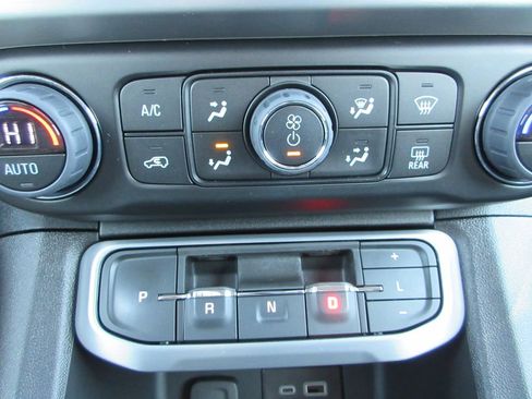 Used 2023 GMC Acadia SLE w/ Driver Convenience Package image 30