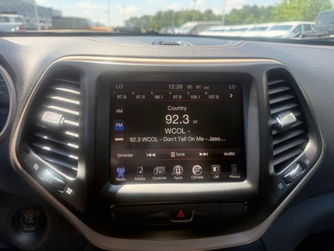 Used 2014 Jeep Cherokee Latitude w/ Comfort/Convenience Group AWD/4WD image 25