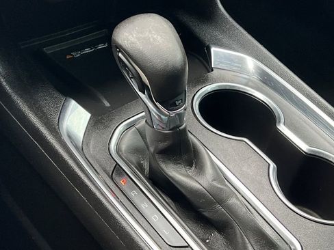 Used 2023 Chevrolet Traverse LT image 27