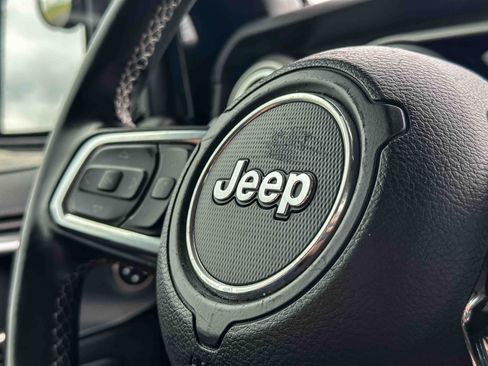 Used 2020 Jeep Gladiator Overland AWD/4WD image 30