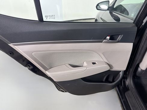 Used 2018 Hyundai Elantra SEL image 25
