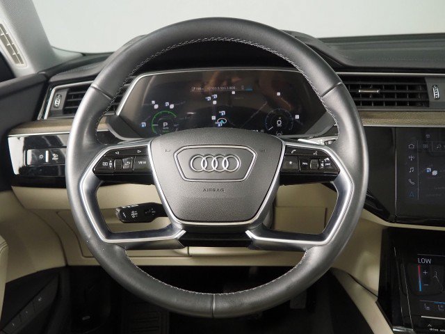 Used 2024 Audi Q8 e-tron Premium Plus w/ Premium Plus Package AWD/4WD image 18