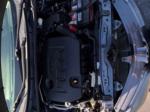 Used 2016 Toyota Corolla LE image 12