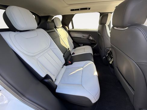 Used 2025 Land Rover Range Rover Sport Dynamic SE image 18