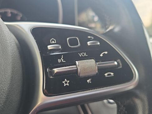 Used 2022 Mercedes-Benz GLC 300 4MATIC w/ AMG Line image 31