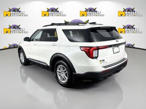 Used 2025 Ford Explorer Active AWD/4WD image 7
