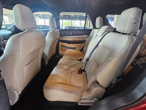 Used 2018 Ford Explorer XLT w/ Equipment Group 202A image 23