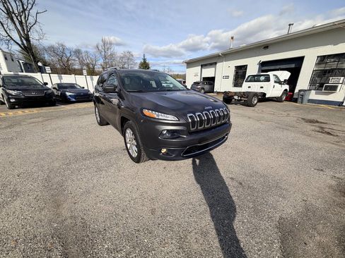 Used 2014 Jeep Cherokee Limited w/ Luxury Group image 5