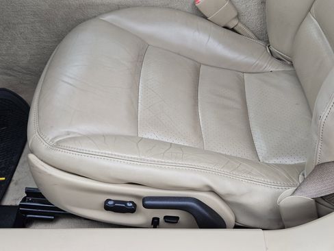 Used 2005 Chevrolet Corvette Convertible w/ Preferred Equipment Group RWD image 23