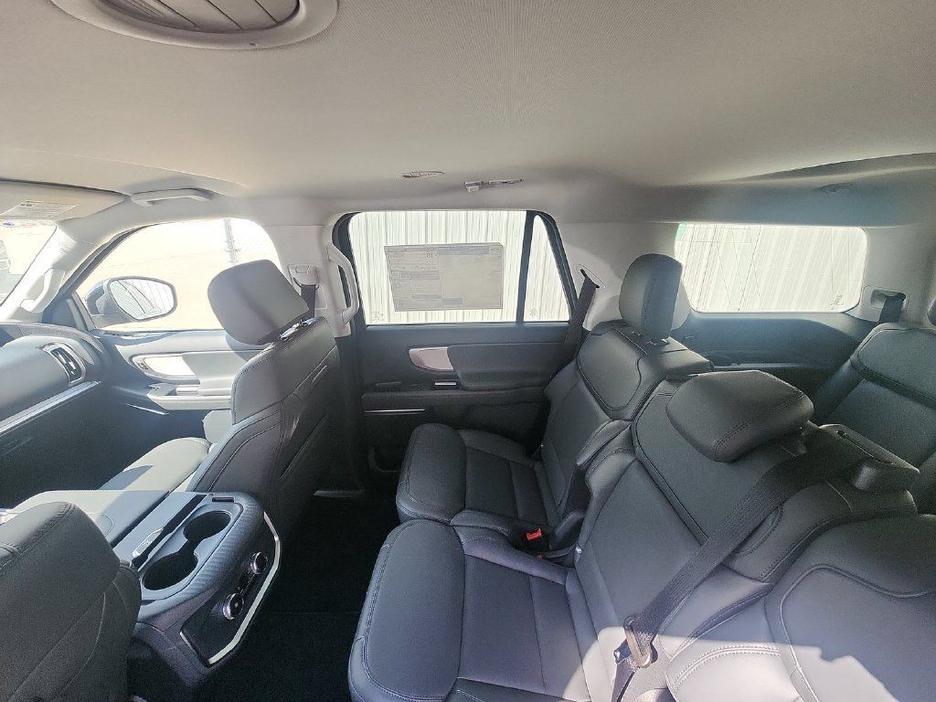 New 2027 Ford Expedition Active RWD image 11
