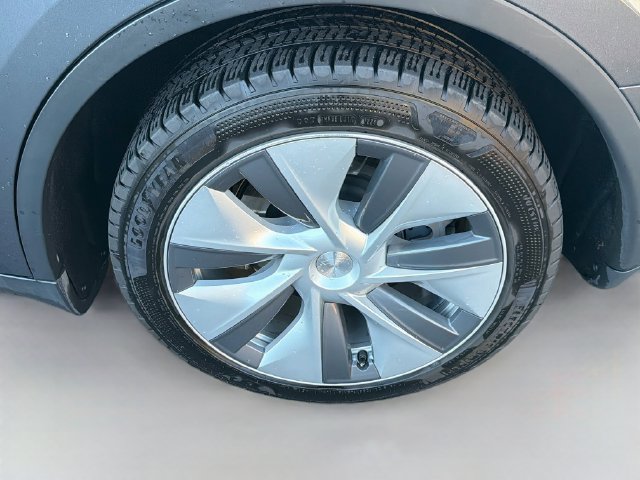 Used 2023 Tesla Model Y Long Range AWD/4WD image 24