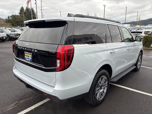 Used 2025 Ford Expedition Active image 7