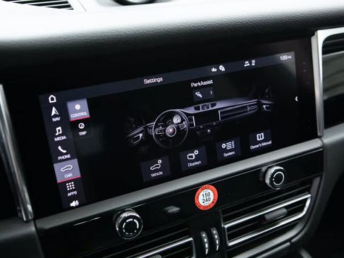 Certified 2026 Porsche Macan AWD/4WD image 15