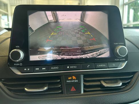 Used 2022 Nissan Altima 2.5 SV FWD image 30