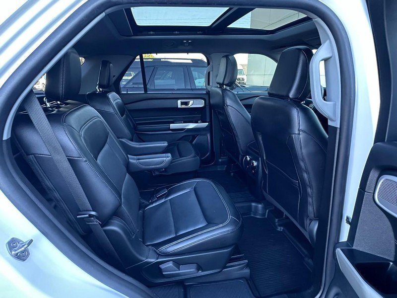 Used 2021 Ford Explorer Limited w/ Equipment Group 301A AWD/4WD image 13