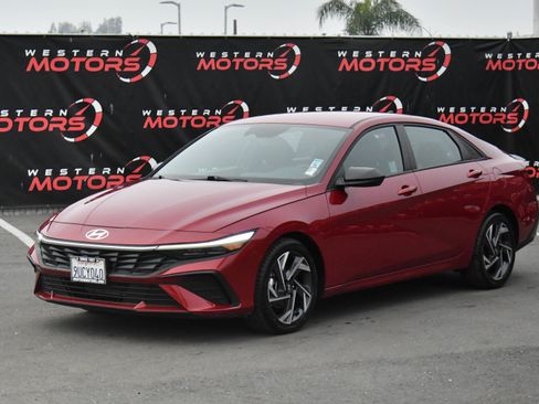 Used 2025 Hyundai Elantra Sport image 3