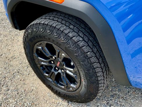 New 2025 GMC Canyon Elevation w/ Convenience Package image 21