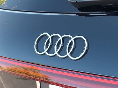 Used 2025 Audi Q5 Premium Plus w/ Premium Plus AWD/4WD image 30