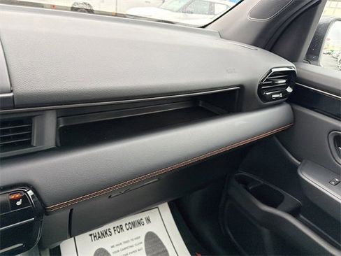 Used 2025 Honda Pilot TrailSport image 25