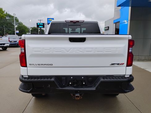 Used 2022 Chevrolet Silverado 1500 ZR2 w/ Technology Package AWD/4WD image 9