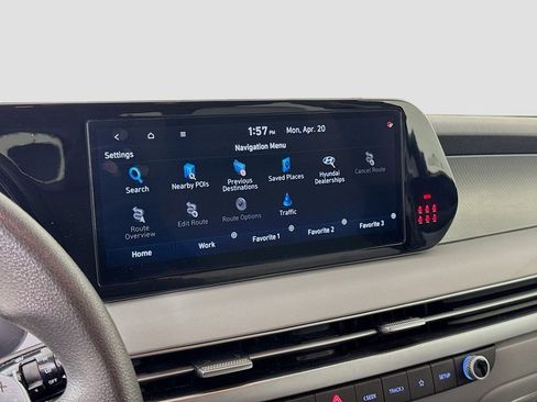 Used 2024 Hyundai Palisade SE FWD image 13