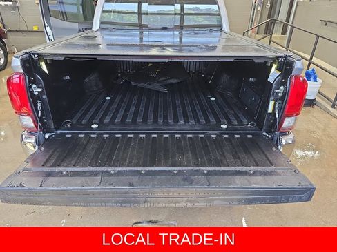Used 2021 Toyota Tacoma SR5 RWD image 13