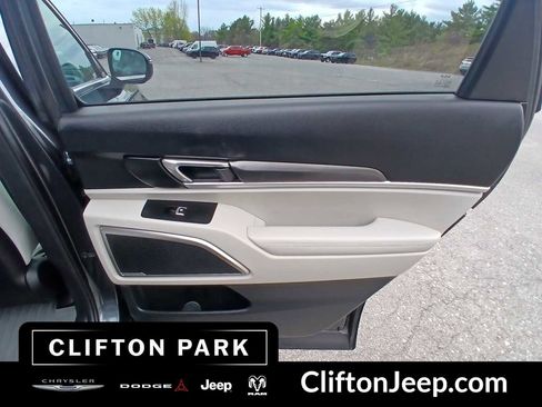 Used 2024 Kia Telluride S AWD/4WD image 14