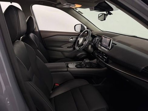 Used 2021 Nissan Rogue SL image 16