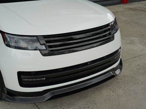 Used 2025 Land Rover Range Rover SE AWD/4WD image 8