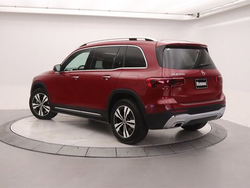 New 2025 Mercedes-Benz GLB 250 image 2