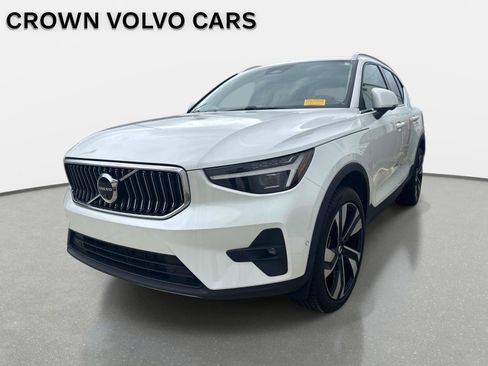 Used 2025 Volvo XC40 B5 Ultra w/ Protection Package Premier AWD/4WD image 1