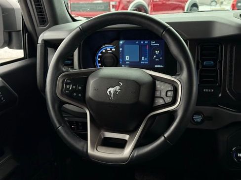 Used 2023 Ford Bronco Black Diamond image 7