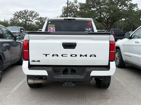 Used 2024 Toyota Tacoma TRD Sport AWD/4WD image 6